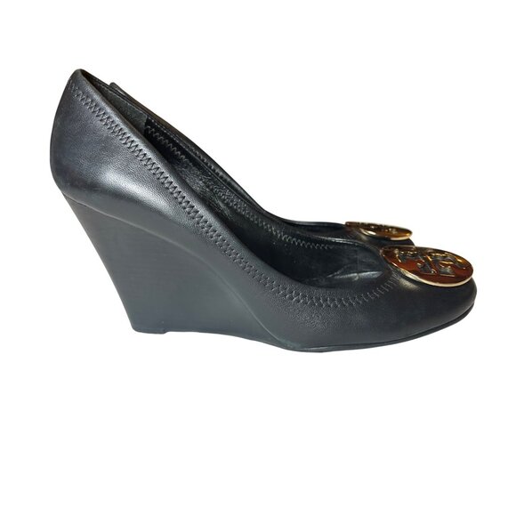 Tory Burch “Sophie” Black Buttery Soft Leather Wedge Pumps Gold Logo Size 10 M - Picture 2 of 9